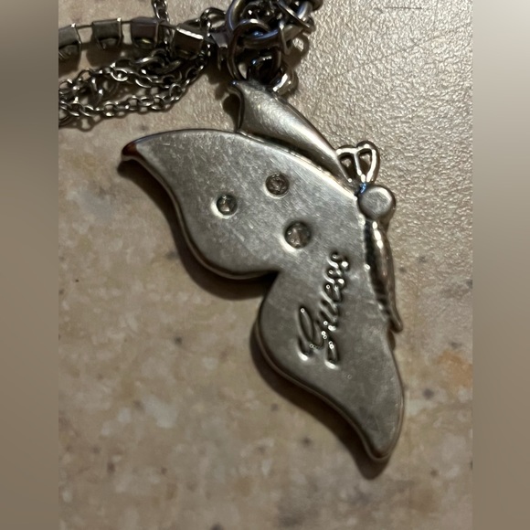 Guess Butterfly necklace - Picture 4 of 9